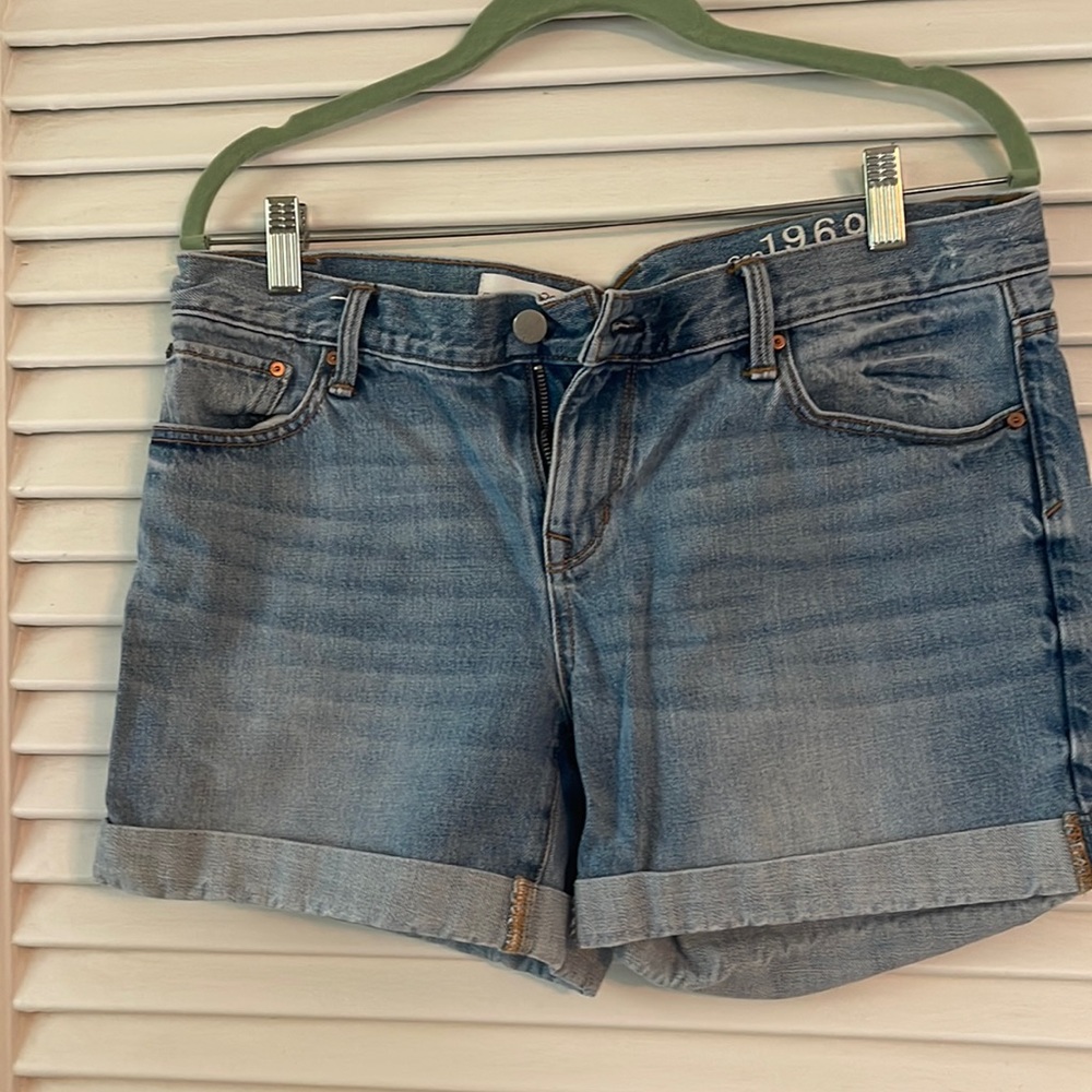 Gap 1969 Denim shorts size 29